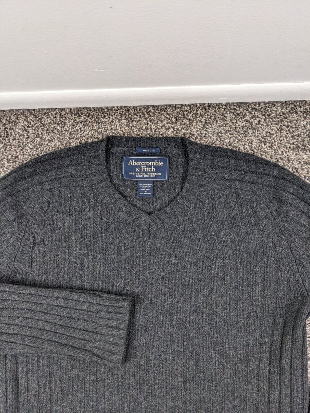 Vintage Abercrombie & Fitch Sweater Lambswool Ribbed V Neck Muscle Mens Medium